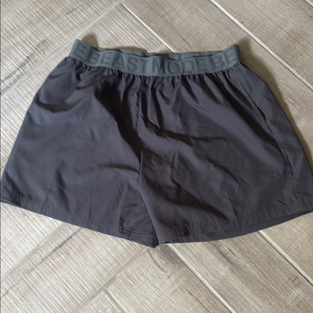 Men’s Gray Short